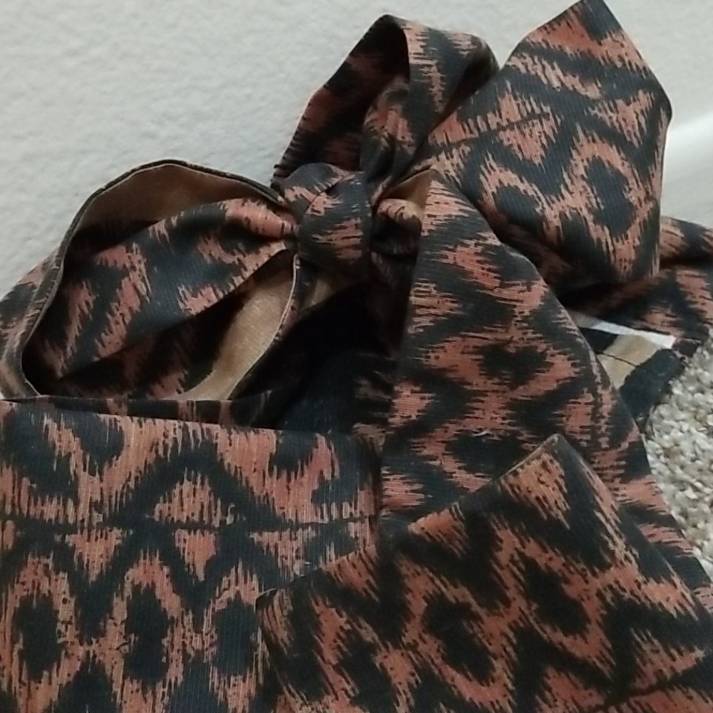 Bow In Back Face Mask - Picture 8 of 8